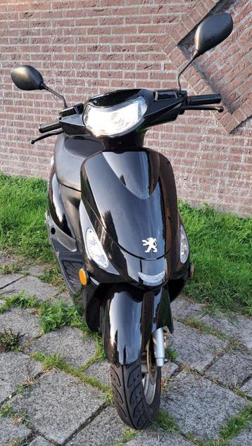 Mooie Peugeot V-Clic, met blauw kenteken. beschikbaar voor biedingen