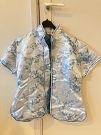 IJsblauwe blouse uit China van zijde met knoopjes, Kleding | Dames, Blouses en Tunieken, Verzenden, Zo goed als nieuw, Maat 38/40 (M)