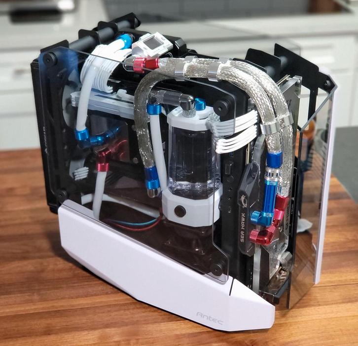 Antec Striker Open PC Tower - Custom Waterkoeling, Computers en Software, Computerbehuizingen, Zo goed als nieuw, Ophalen of Verzenden