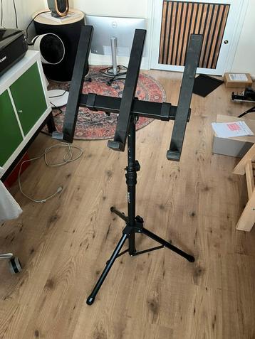 Bespeco mixer standaard beschikbaar voor biedingen