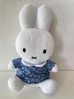 Knuffel konijn Nijntje blauw jurkje bloemetjes 35 cm / Bruna, Ophalen of Verzenden, Zo goed als nieuw, Konijn