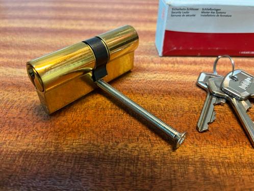 DOM Messing profielcilinder 30-35 NIEUW in doos.  € 15.00, Hobby en Vrije tijd, Knutselen, Nieuw, Materiaal, Ophalen of Verzenden