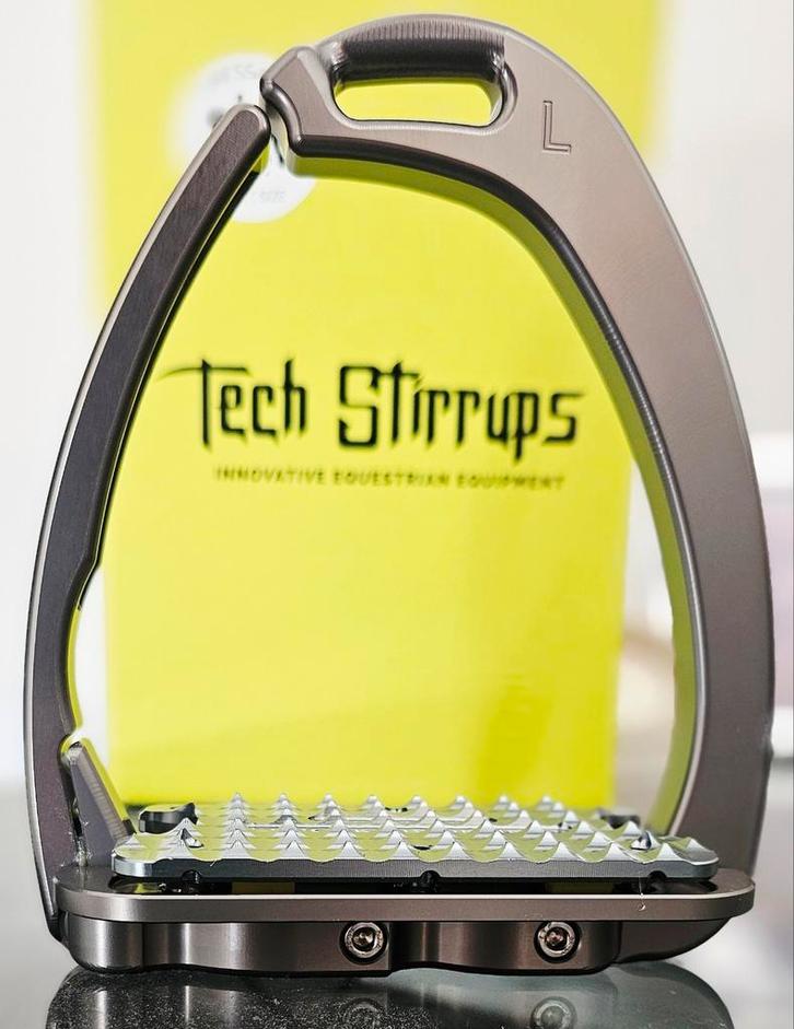 TECH STIRRUPS VENICE DRESSAGE PLUS NIEUW, Dieren en Toebehoren, Paarden en Pony's | Hoofdstellen en Tuigage, Nieuw, Dressuur, Ophalen of Verzenden
