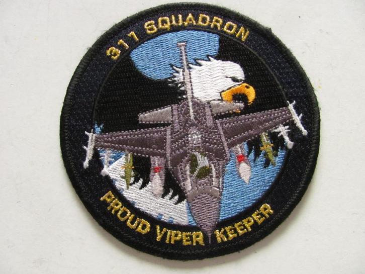 KLU embleem 311 squadron, Verzamelen, Militaria | Algemeen, Luchtmacht, Embleem of Badge, Nederland, Verzenden