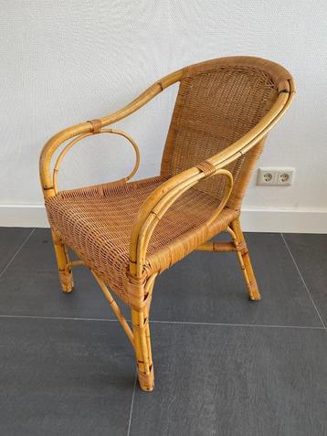 rieten stoel beschikbaar voor biedingen