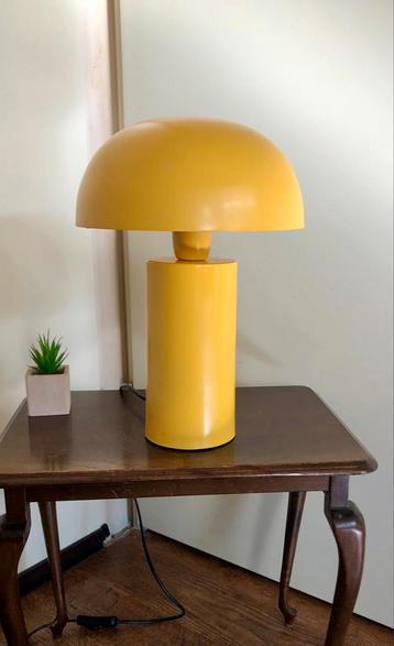 Vintage metalen schemerlamp mushroom Space Age geel. beschikbaar voor biedingen