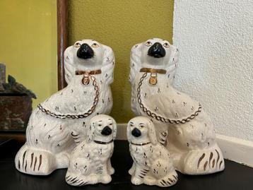 Antieke Staffordshire Honden Set beschikbaar voor biedingen