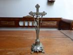 Antiek metalen kruis met mooie details., Antiek en Kunst, Antiek | Religie, Ophalen of Verzenden
