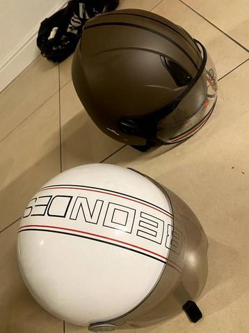 Scooterhelmen beschikbaar voor biedingen