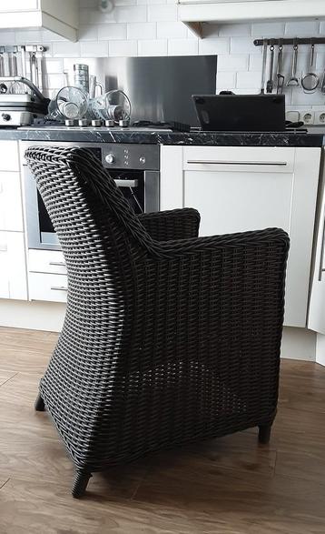 Stevige rotan gevlochten tuinstoel / loungestoel voor 20,- beschikbaar voor biedingen