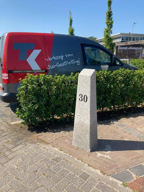 Graniet, Granieten Zuilen, Ornament, Huisnummerpaal, Tuin en Terras, Tegels en Klinkers, Zo goed als nieuw, Overige typen, Natuursteen