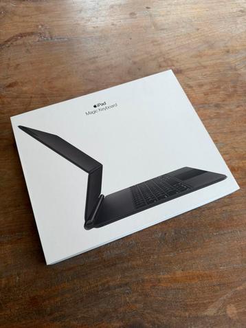 Apple Magic Keyboard iPad Pro 12.9” & Air 13” | nette staat beschikbaar voor biedingen
