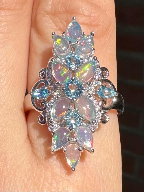 Fraaie zilveren ring met opalen, topazen en witte saffieren, Sieraden, Tassen en Uiterlijk, Ringen, Nieuw, Dame, 18 tot 19, Zilver