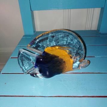 Glazen visje in leuke kleurtjes beschikbaar voor biedingen