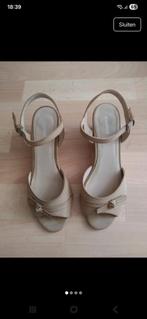 Dames schoenen, Beige, Zo goed als nieuw, Graceland, Sandalen of Muiltjes