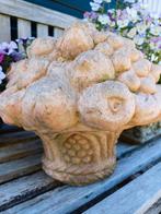 Franse brocante beeld fruitmand zwaar beton terra kleur, Tuin en Terras, Tuinbeelden, Ophalen, Beton, Overige typen