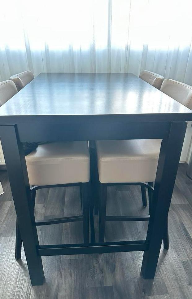 Mooie bar met stoelen, Huis en Inrichting, Tafels | Statafels, Zo goed als nieuw, Ophalen