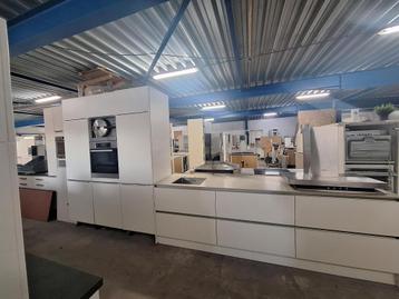 Complete keuken Compleet met APP 120Keukens op voorraad 2797 beschikbaar voor biedingen