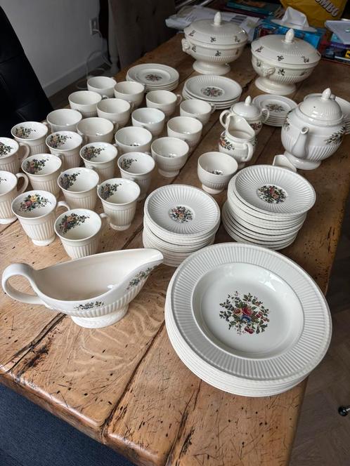 Fraai 64-delig Coway servies onderdelen (wedgwood), Antiek en Kunst, Antiek | Servies compleet, Verzenden