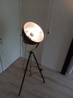 Industriele driepoot vloerlamp, Huis en Inrichting, Lampen | Vloerlampen, Ophalen, Gebruikt, 150 tot 200 cm