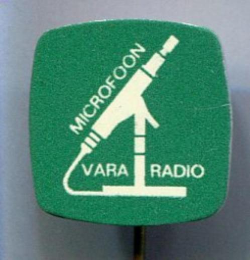VARA radio microfoon blik omroep speldje ( V_057a ), Verzamelen, Speldjes, Pins en Buttons, Zo goed als nieuw, Speldje of Pin