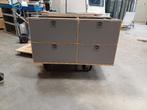 BROVER VLOERLADES (1047) L 143  B 122  H 55  PRIJS € 499, Ophalen, Zo goed als nieuw