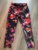 Zwart/bloem travelstof broek, Studio Anneloes,mt S, Kleding | Dames, Ophalen, Studio Anneloes, Zwart, Zo goed als nieuw