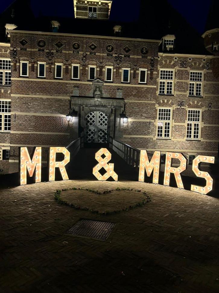 Lentjes verhuur MR & MRS Lichtletters, Hobby en Vrije tijd, Feestartikelen | Verhuur, Zo goed als nieuw, Overige, Ophalen