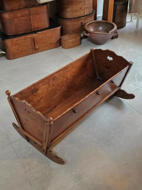 Antieke houten schommelwieg / wieg kribbe, Antiek en Kunst, Curiosa en Brocante, Ophalen of Verzenden