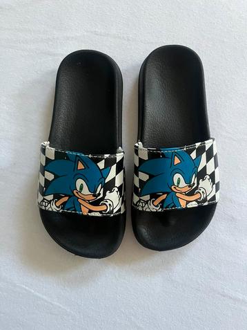 Sonic slippers maat 30 beschikbaar voor biedingen