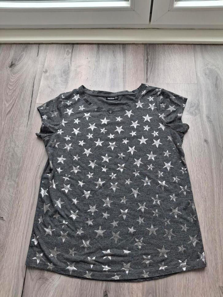 Bijna gratis grijs shirt met zilveren sterren mt 38, Kleding | Dames, T-shirts, Gedragen, Maat 38/40 (M), Grijs, Korte mouw, Ophalen of Verzenden