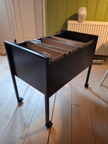 Trolley voor dossiermappen beschikbaar voor biedingen
