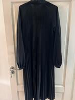 Mooie jurk van Na-kd mt 42 zwart, Na-kd, Maat 42/44 (L), Ophalen of Verzenden, Onder de knie