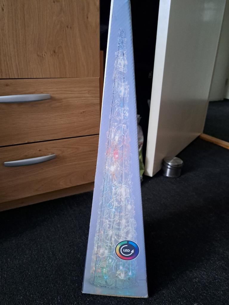 Kerstverlichting met led in vorm van een kerstboom, Diversen, Kerst, Ophalen of Verzenden, Zo goed als nieuw