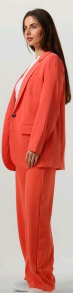 Object pak koraalrood maat 36, Kostuum of Pak, Object, Ophalen of Verzenden, Zo goed als nieuw