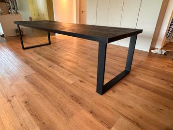 Moderne Eettafel - Strak Design beschikbaar voor biedingen