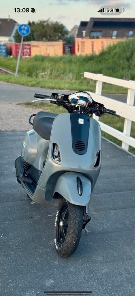 Custon Vespa lx50 150cc 2 takt hexa blok LC ruilen, Fietsen en Brommers, Scooters | Piaggio, Zo goed als nieuw, Overige modellen