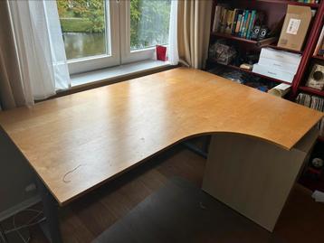 Gratis hoekbureau bureau Galant Ikea