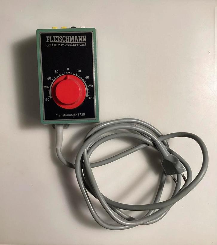 Fleischmann transformator 6730, Hobby en Vrije tijd, Modeltreinen | H0, Zo goed als nieuw, Transformator of Voeding, Gelijkstroom