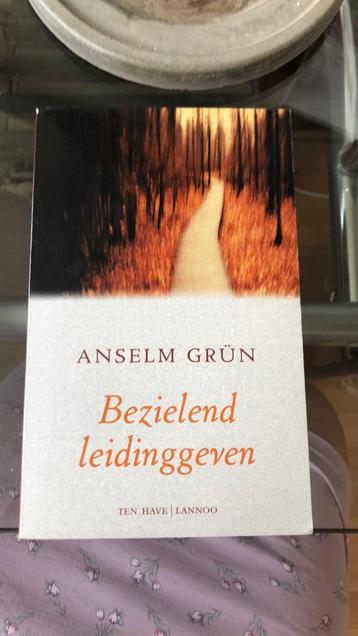 Anselm Grün - Bezielend leidinggeven beschikbaar voor biedingen
