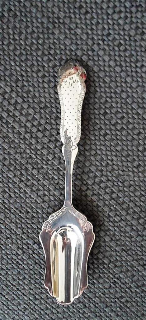 Suikerlepel Biedermeier Douwe Egberts. SOLA 100. VERZILVERD, Antiek en Kunst, Antiek | Bestek, Ophalen of Verzenden