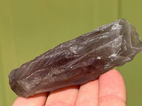 Amethist uit Mandu rivier Brazilië 93, Verzamelen, Mineralen en Fossielen, Mineraal, Ophalen of Verzenden