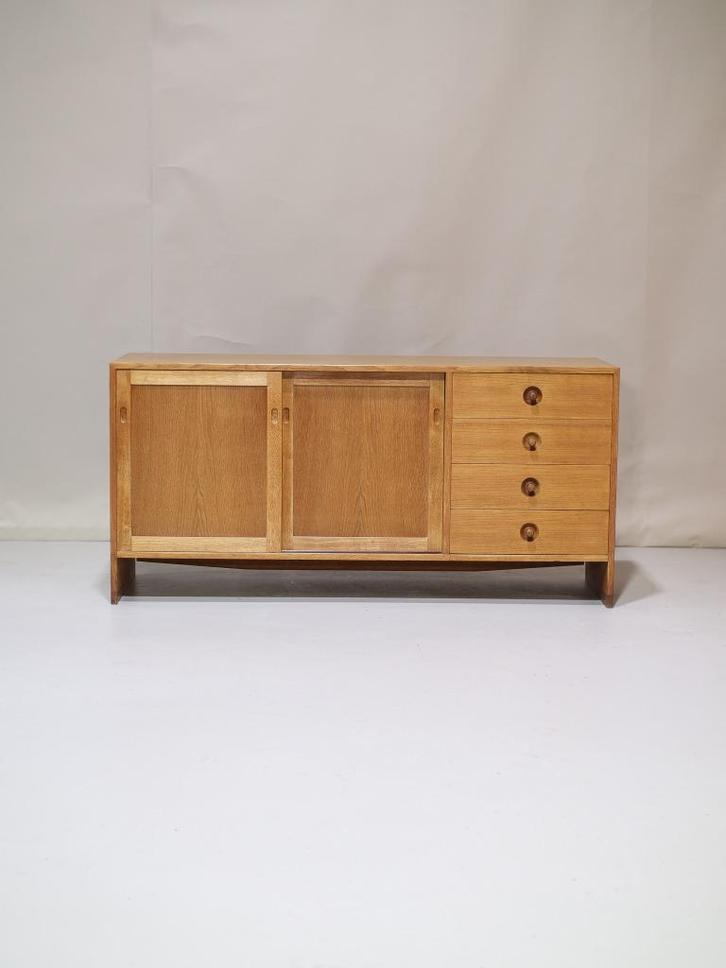 Hans J. Wegner dressoir eiken Ry Møbler Deens, Huis en Inrichting, Kasten | Dressoirs, Zo goed als nieuw, 100 tot 150 cm, 25 tot 50 cm