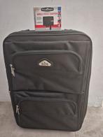 Elite Koffer Trolley + World Travel Adapter, Sieraden, Tassen en Uiterlijk, Koffers, 50 tot 60 cm, Ophalen of Verzenden, Zo goed als nieuw