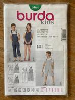 Burda kids naaipatroon 9464 salopette tuinbroek (mt 116-146), Hobby en Vrije tijd, Kledingpatronen, Broek, Kind, Nieuw, Burda