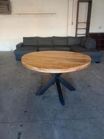 Mango houten eettafel 130cm rond showroom staat!! beschikbaar voor biedingen