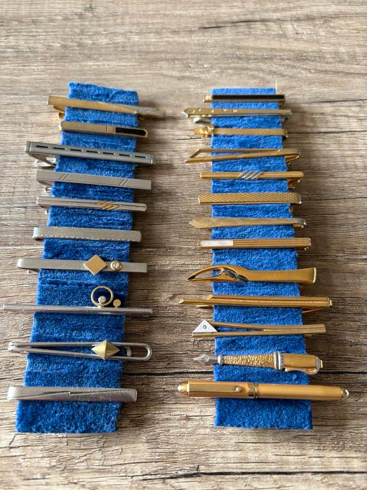 Leuke partij dasspelden 23 stuks goud en zilverkleurig, Kleding | Heren, Stropdassen, Zo goed als nieuw, Met patroon, Overige kleuren