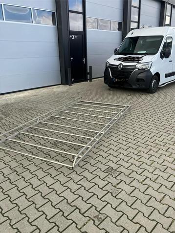Imperiaal rvs Renault master l2h2 beschikbaar voor biedingen
