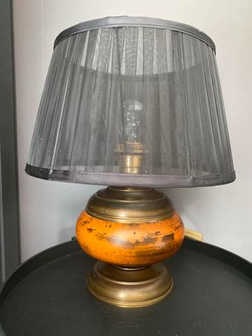 Vintage Tafel Lamp met Kap beschikbaar voor biedingen