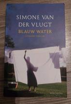 Simone van der Vlugt - Blauw water, Ophalen of Verzenden, Zo goed als nieuw, Simone van der Vlugt